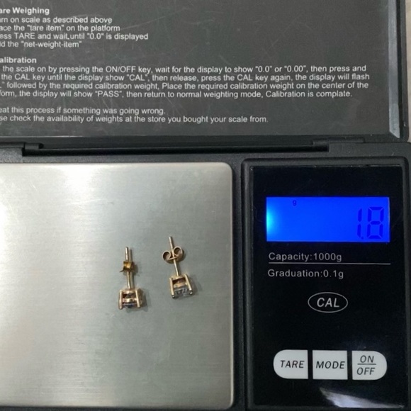 HAUTE JEWELS 925 Sterling Silver Gold Vermeil Solitaire Stud 4mm Earrings 1.8g - Picture 12 of 16